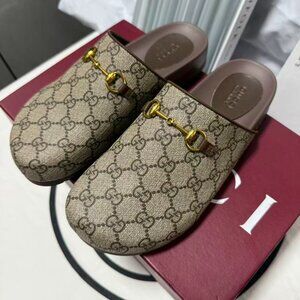 Women Sandals in perfect condition
